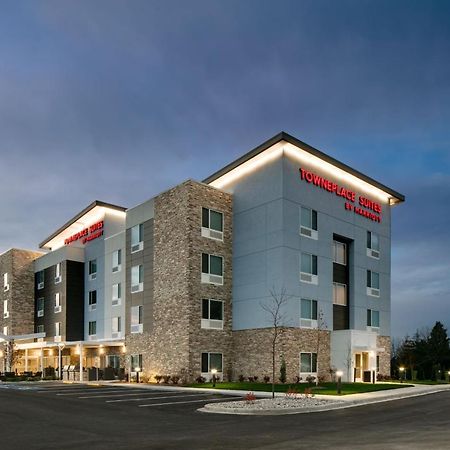 Towneplace Suites By Marriott Oconomowoc Экстерьер фото