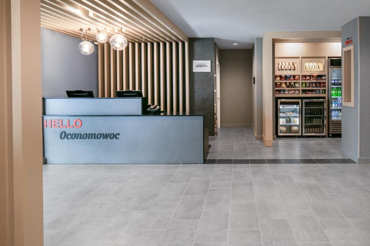 Towneplace Suites By Marriott Oconomowoc Экстерьер фото